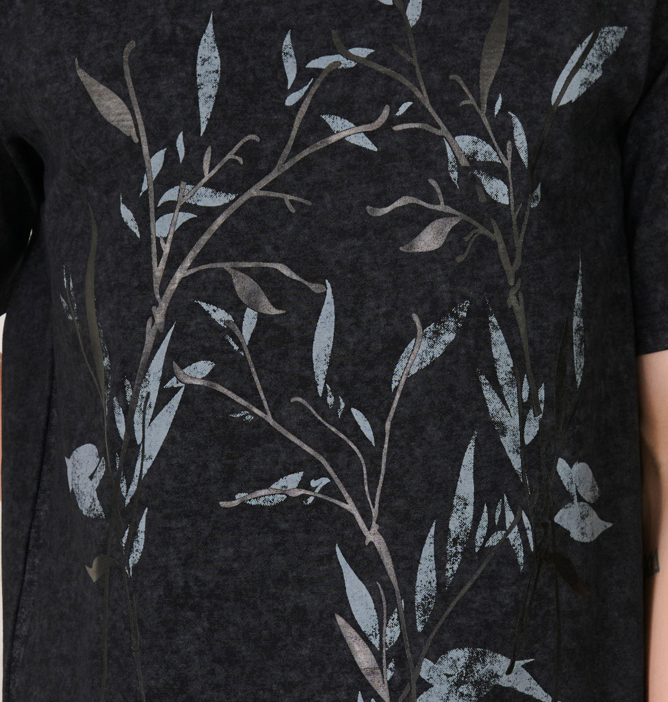 Leaves on Indigo Oversized T-Shirt - Black/Grey