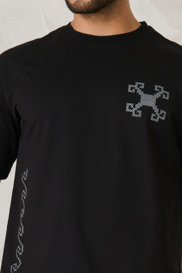 Ornaments Graphic Oversized Stretch T-Shirt	- Black